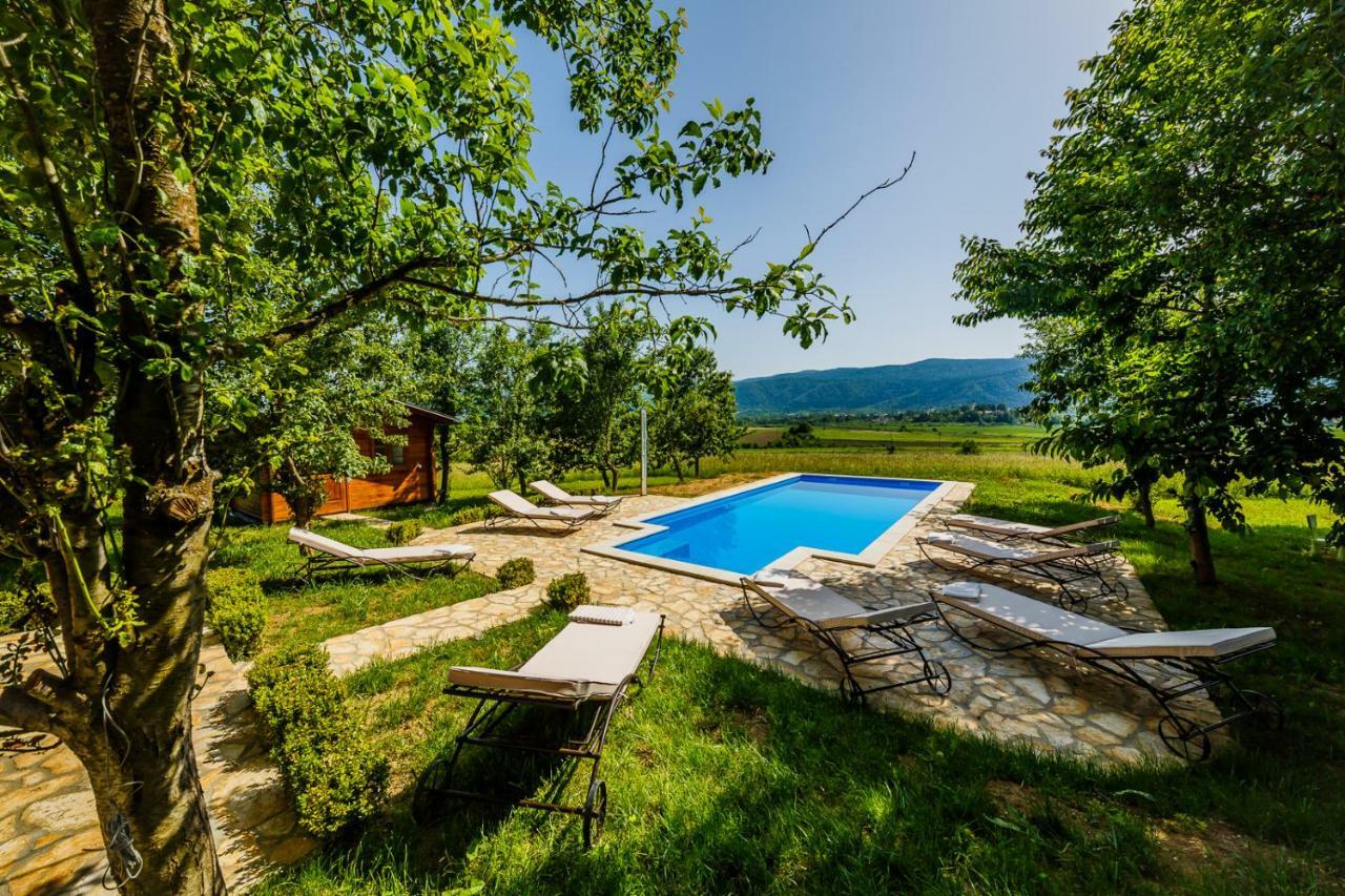 Beautiful Cottage With Heated Pool For 22 Ppl Plaški Exterior foto