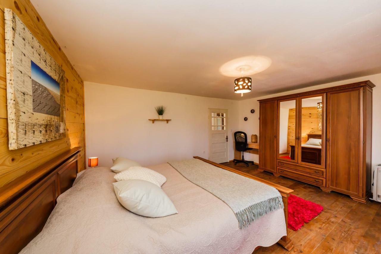 Beautiful Cottage With Heated Pool For 22 Ppl Plaški Exterior foto